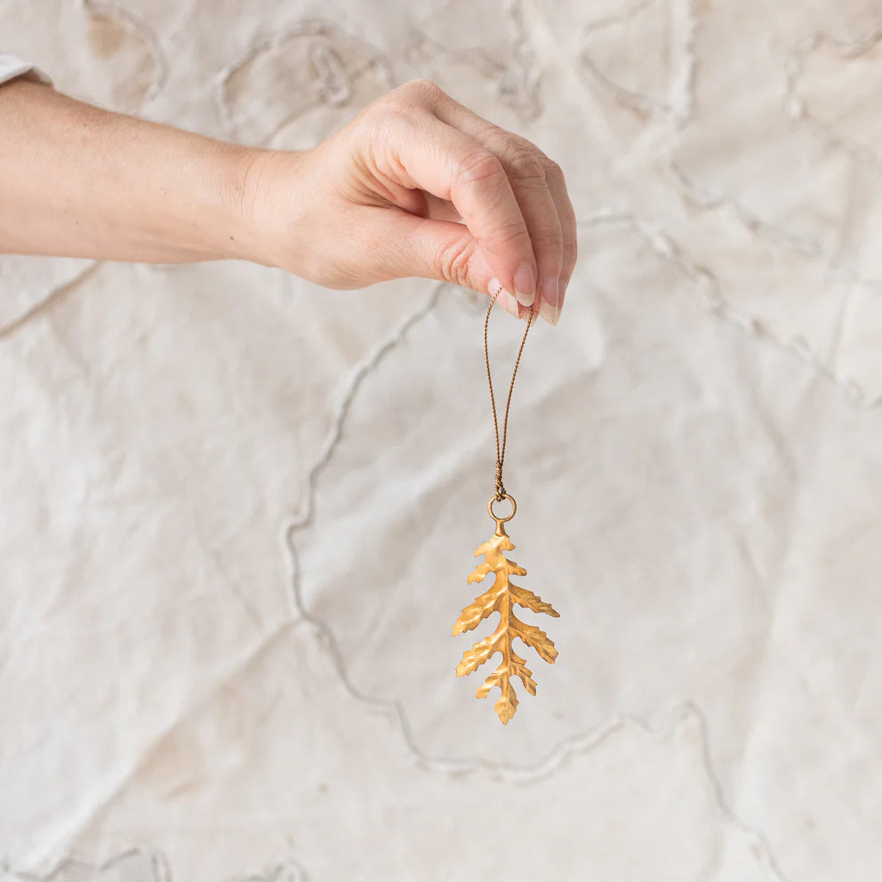 Single Oak Leaf Hanging Ornament