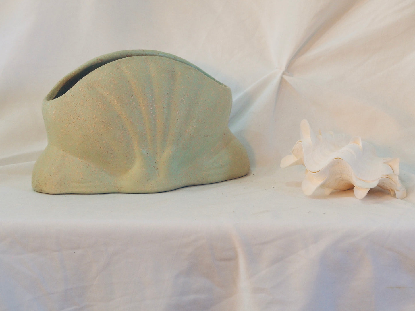 Vintage Clamshell Vase - Green