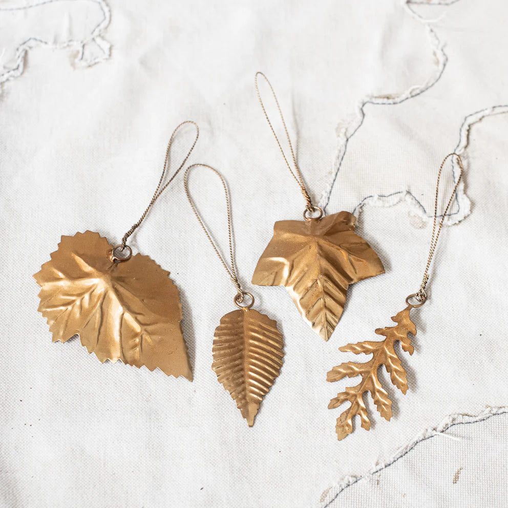 NEW! Leaf Set 0f 4 - hanging ornament