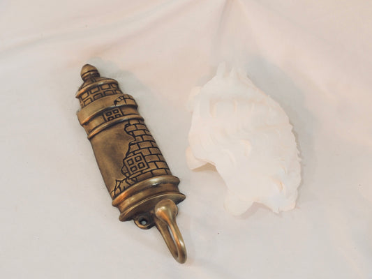 Lighthouse Hook