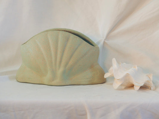Vintage Clamshell Vase - Green