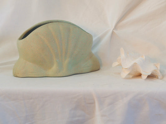 Vintage Clamshell Vase - Green