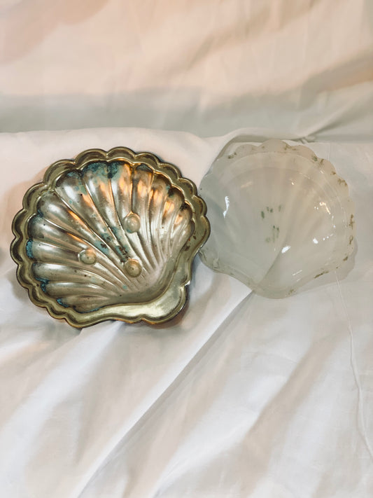 Small Clamshell Trinket Tray